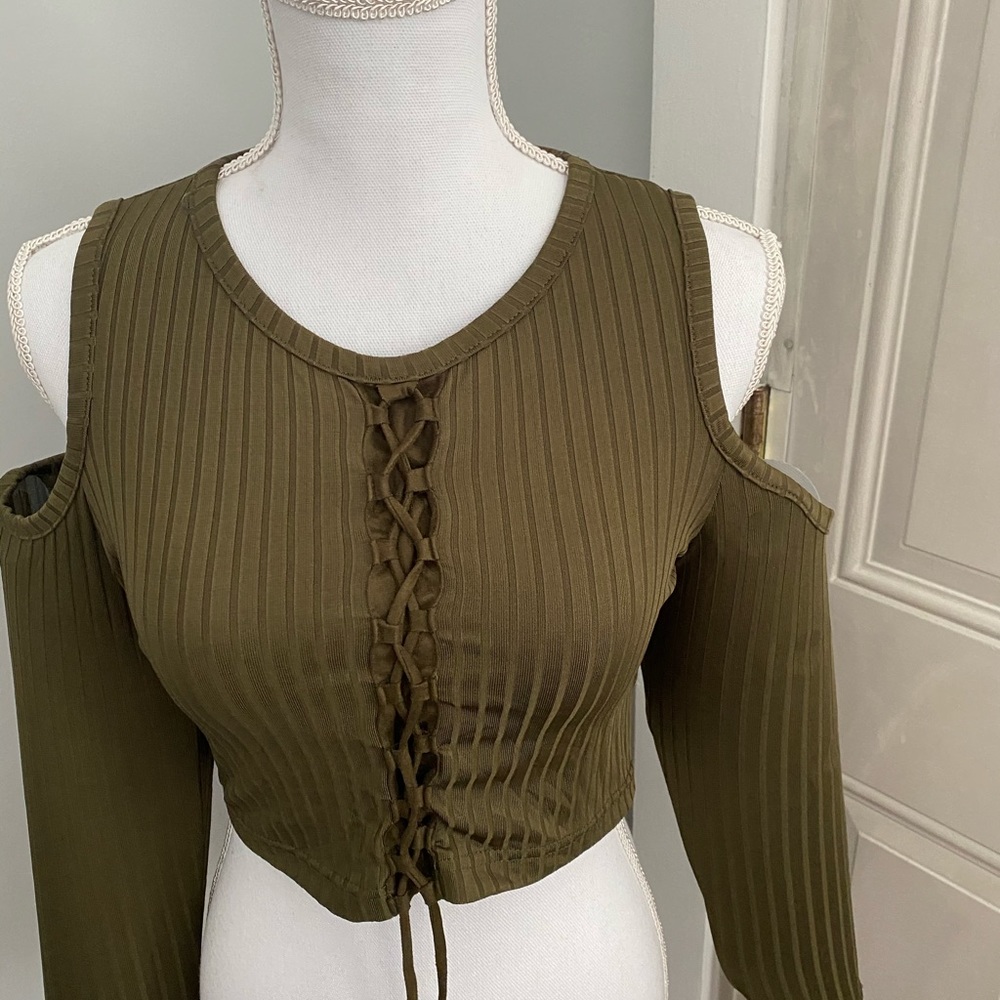 Laced long sleeve crop